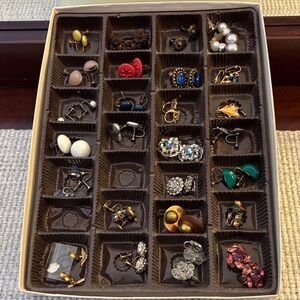 26 Assorted Vintage Earrings Collection !!